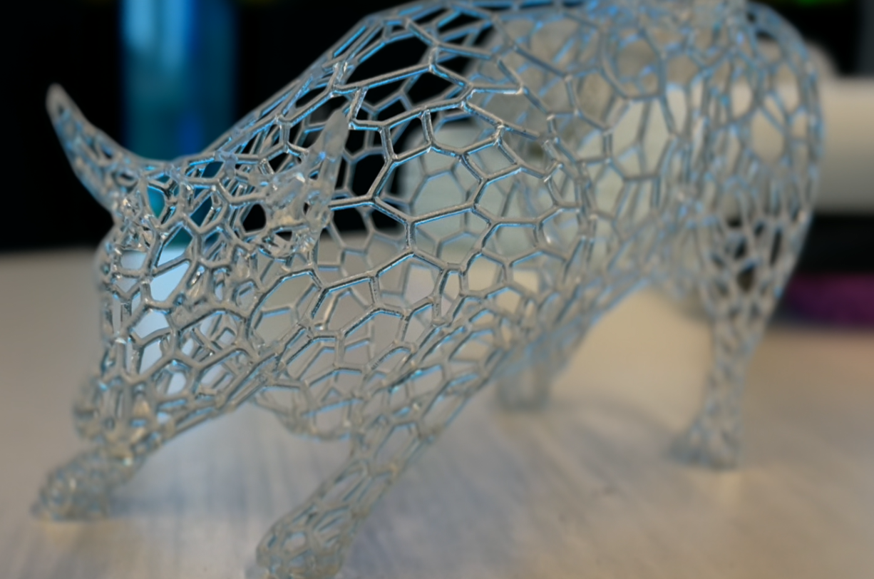 Peça impressa em resina cristal clear